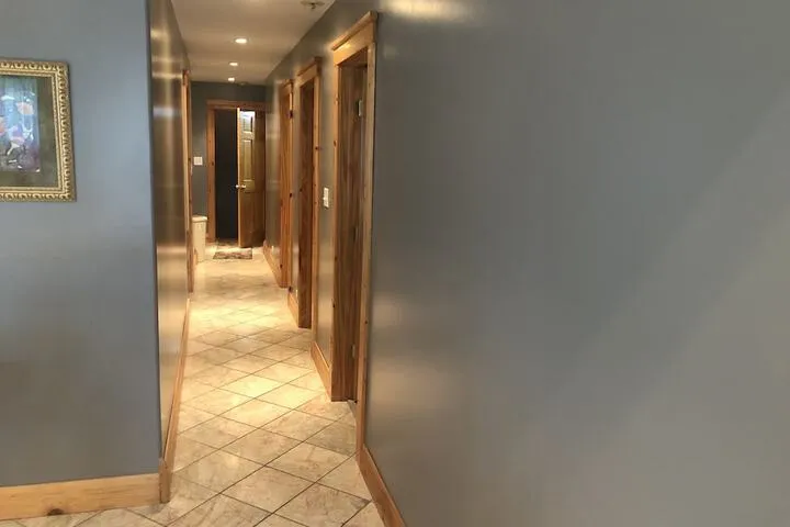 Room 4 of 118