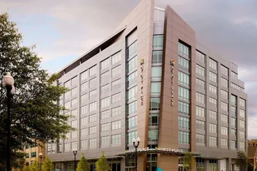 Hyatt Place Arlington / Courthouse Plaza