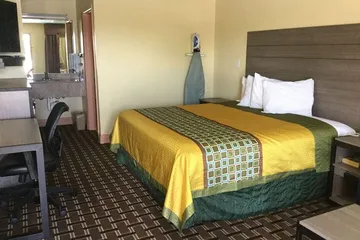 Luxury Inn and Suites Seaworld Lackland