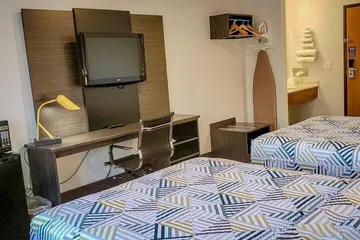 Motel 6 Kewanee IL