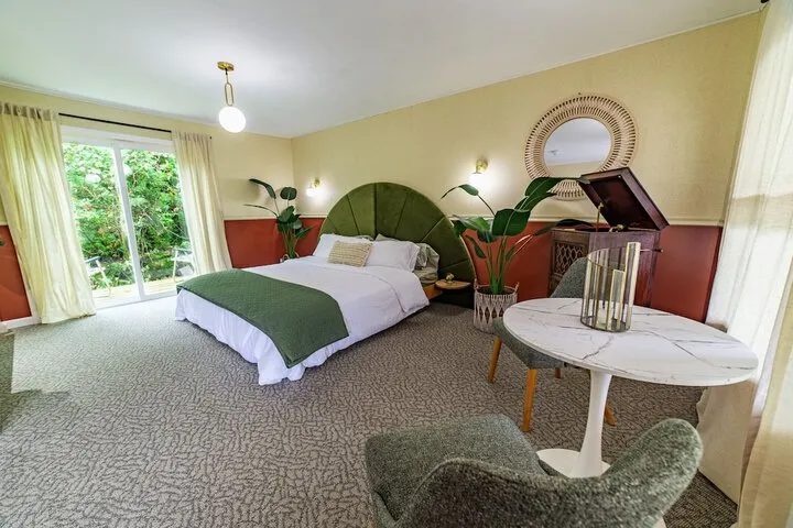 Room 4 of 71