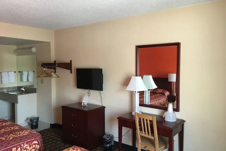 Room 4 of 46