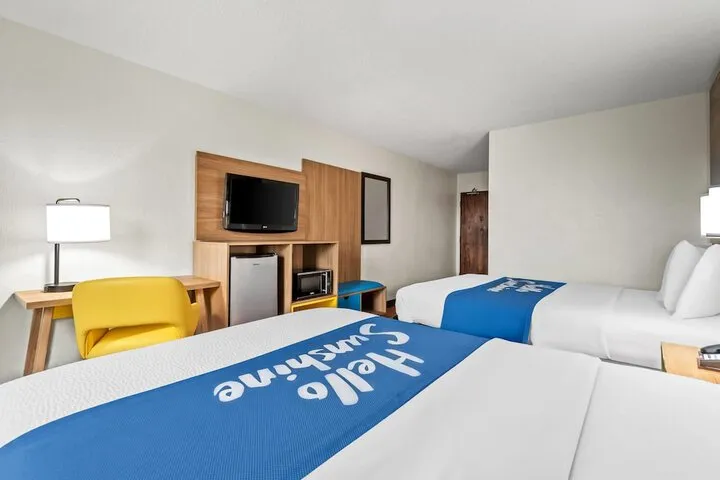 Room 3 of 27