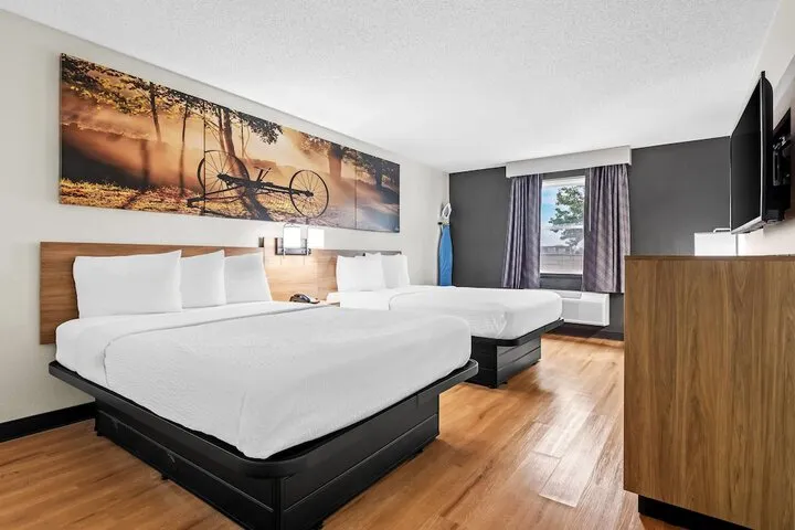 Room 4 of 27