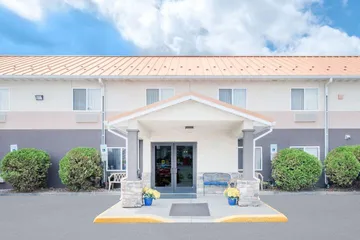 Days Inn & Suites by Wyndham Fargo 19th Ave / Airport Dome