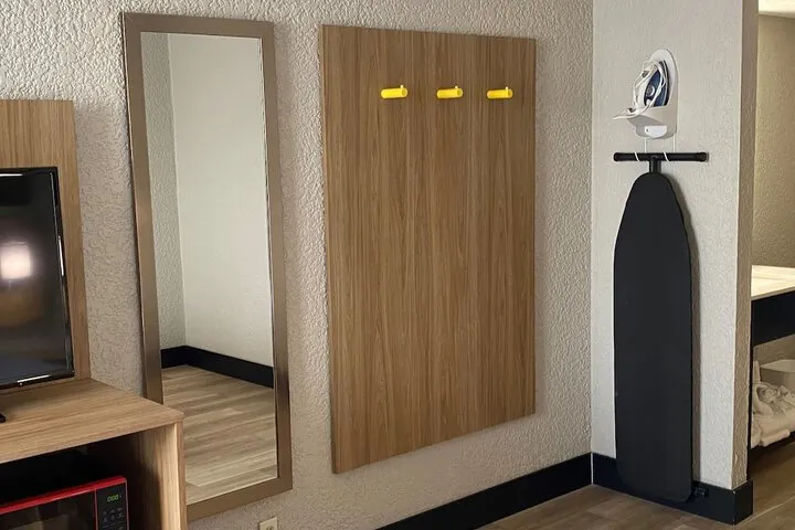 Room 4 of 56