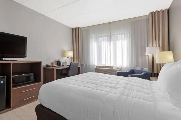 Room 5 of 44