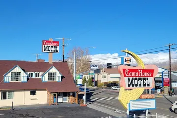 Townhouse Motel