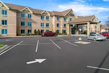 Comfort Inn & Suites Taylor - Detroit