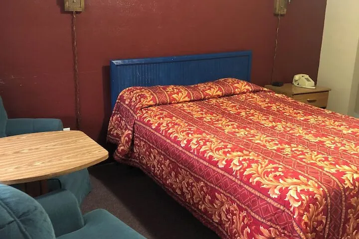 Room 3 of 34