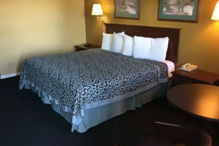 Room 3 of 18