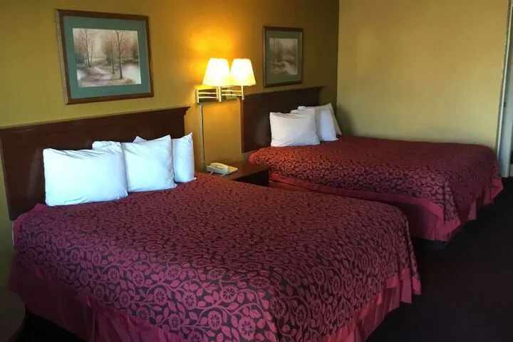Room 4 of 18
