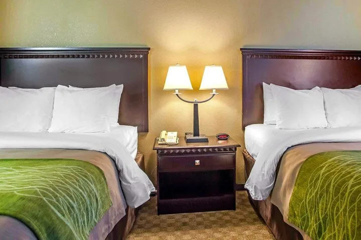 Room 4 of 32