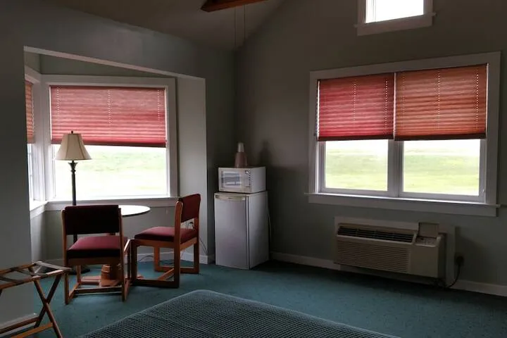Room 2 of 44
