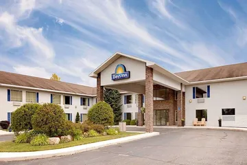 Days Inn by Wyndham Cadillac