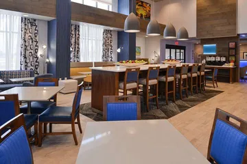Hampton Inn & Suites Cincinnati-Mason