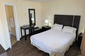 Fundy Line Motel