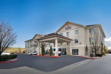 Comfort Inn & Suites Airport