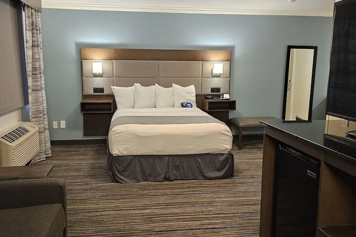 Room 4 of 45