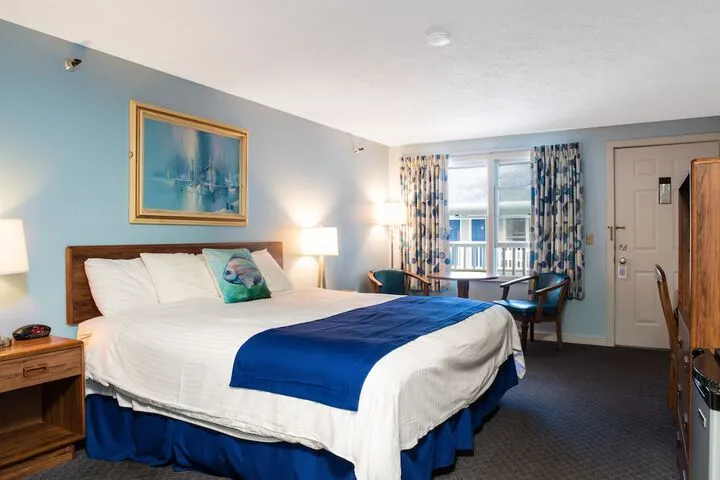 Room 4 of 36