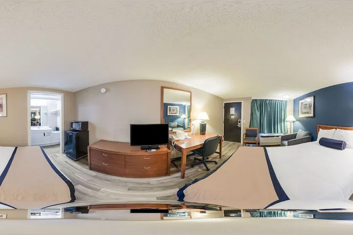 Room 3 of 12