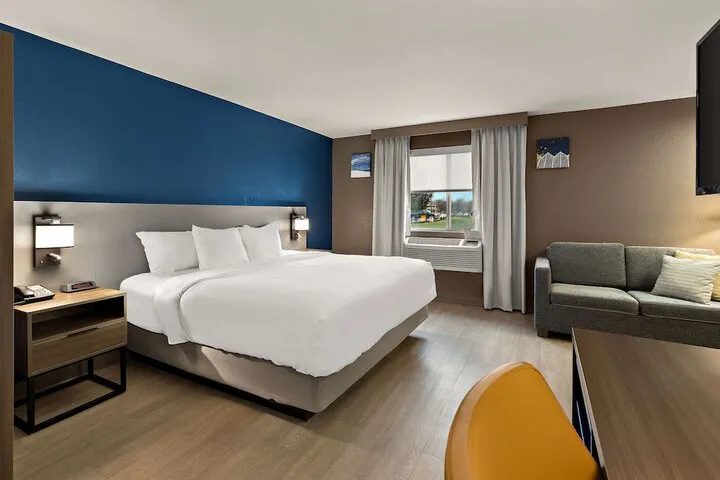 Room 4 of 40