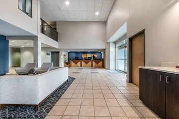 Days Inn & Suites by Wyndham Thunder Bay