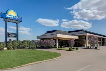 Days Inn by Wyndham Greenville MS