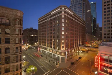 Embassy Suites by Hilton Minneapolis Downtown