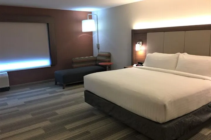 Room 3 of 56
