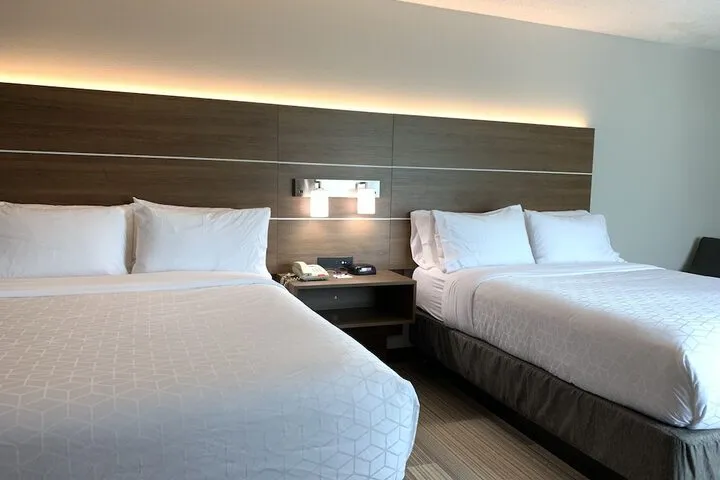 Room 4 of 56