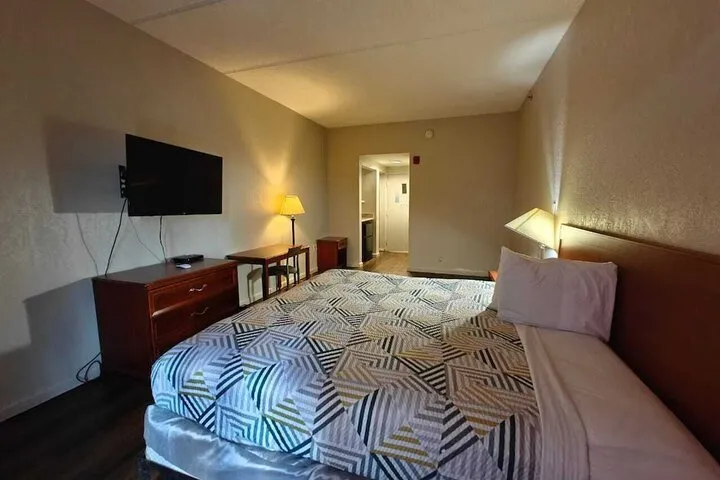 Room 5 of 23