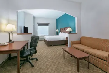 Baymont Inn & Suites by Wyndham Glen Rose