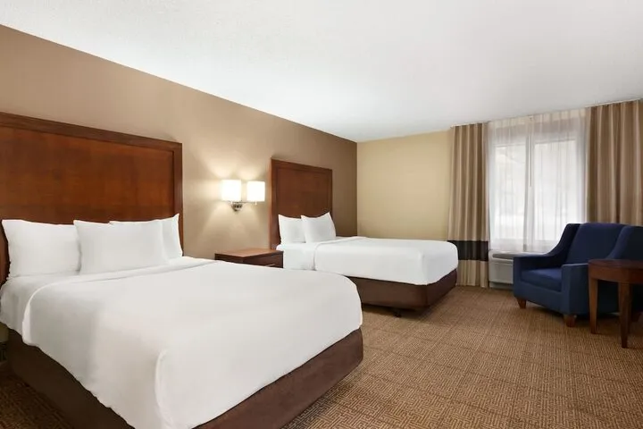 Room 4 of 16