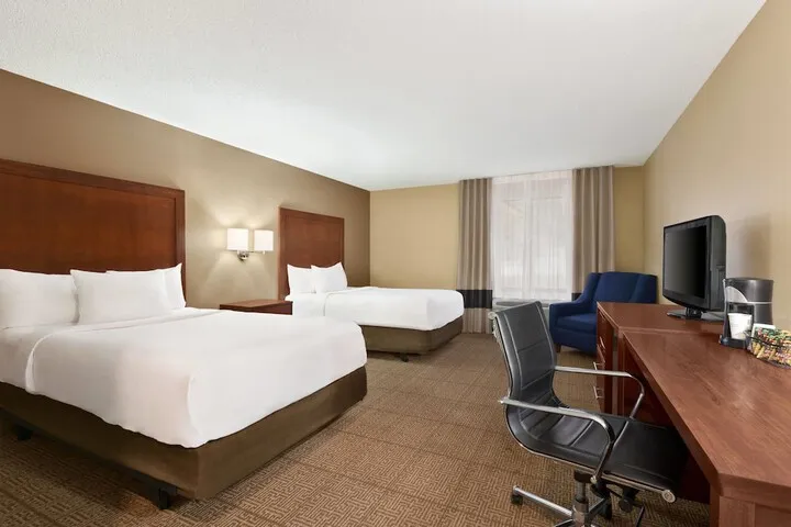 Room 5 of 16