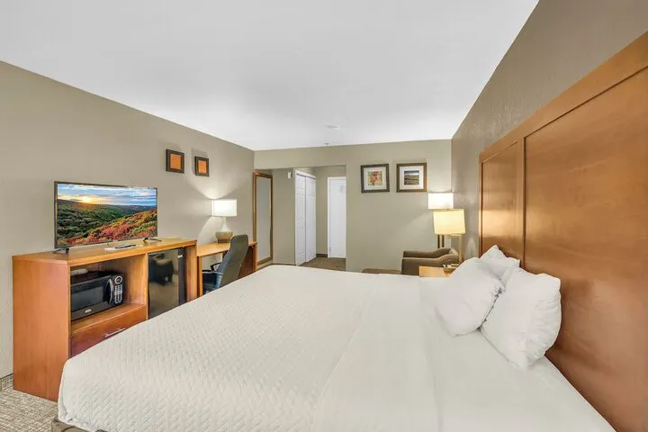 Room 5 of 17