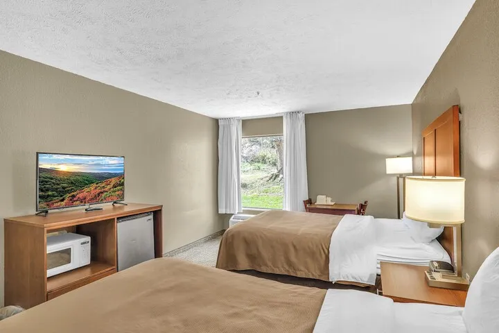 Room 4 of 17