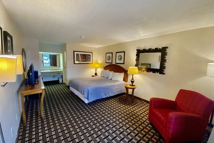 Room 3 of 18