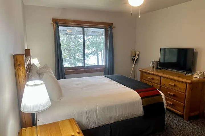 Room 4 of 30