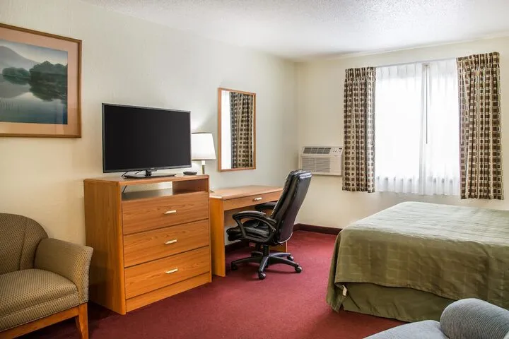 Room 4 of 38