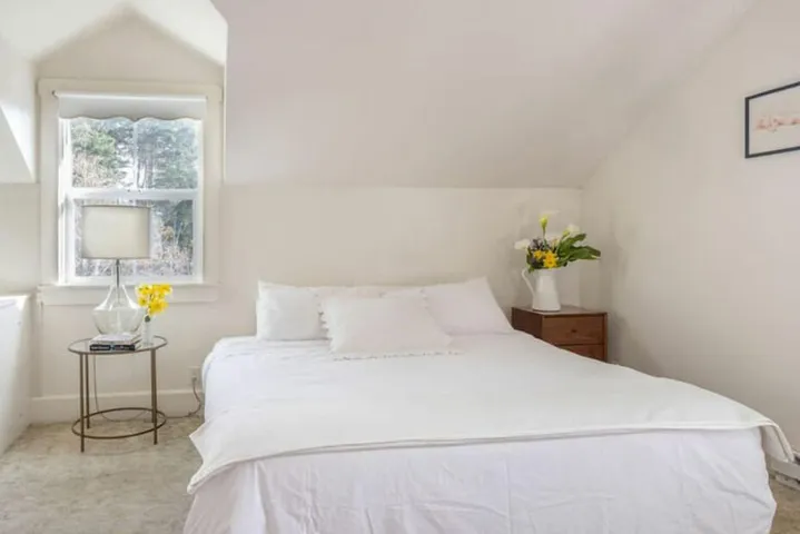 Room 2 of 37