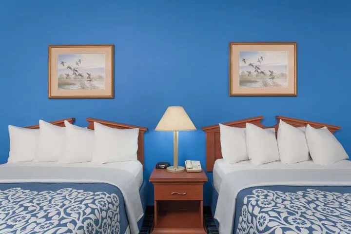 Room 5 of 15