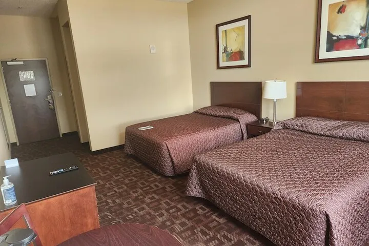 Room 2 of 60