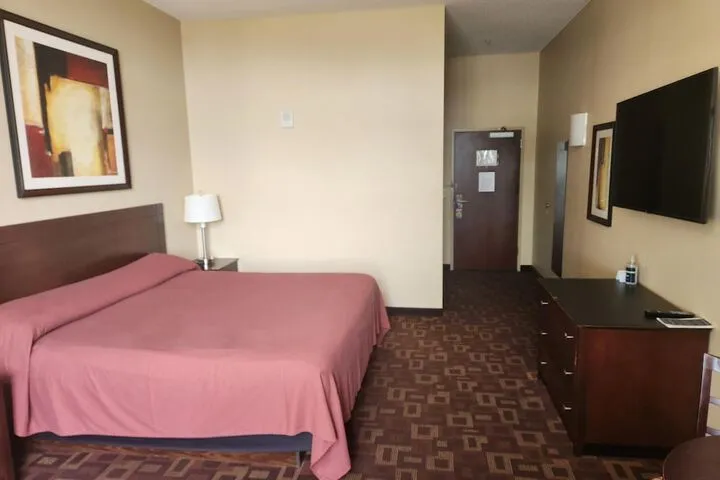 Room 3 of 60