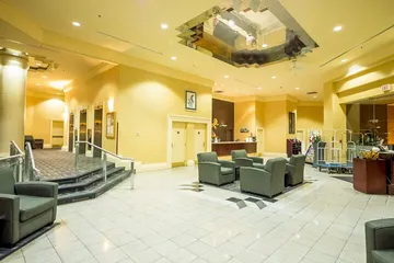 Rosedale on Robson Suite Hotel