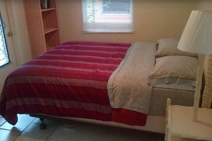 Room 4 of 37