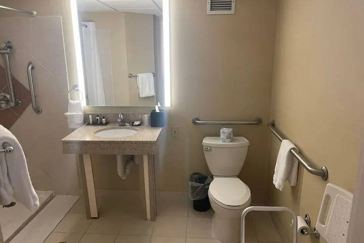 Room 5 of 43