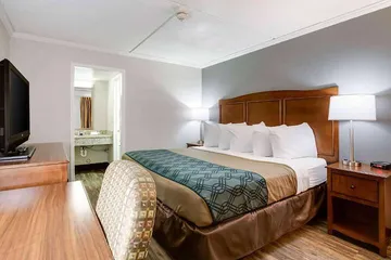 Travelodge by Wyndham Canton / Livonia Area MI