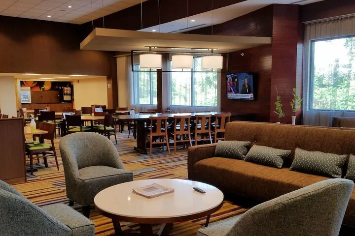 Lobby lounge