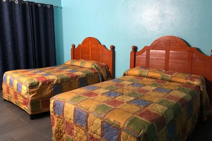Room 5 of 6